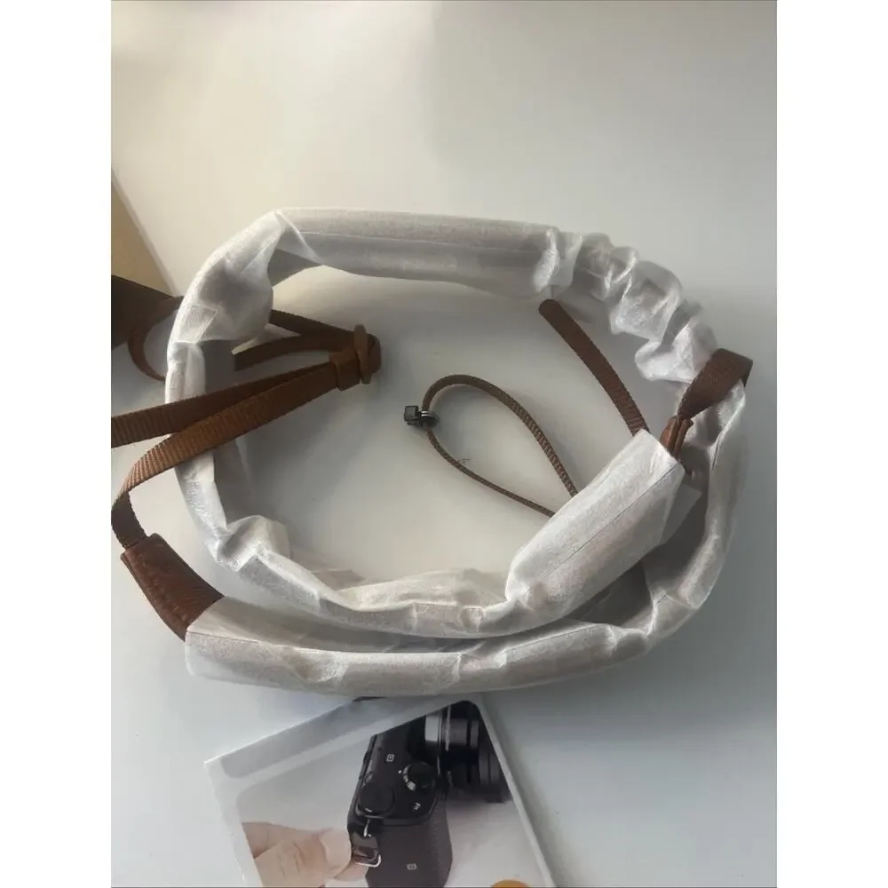 Divvia Leather Camper Strap NIB